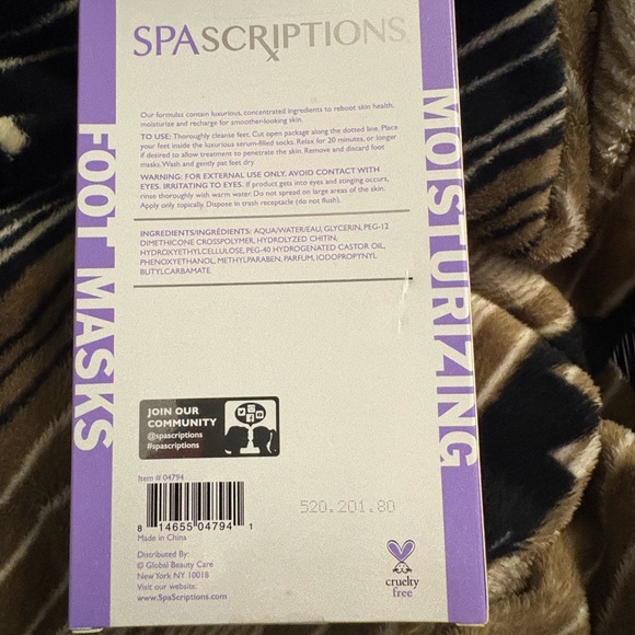 Spascriptions Moisturizing Foot Masks - Picture 2 of 2